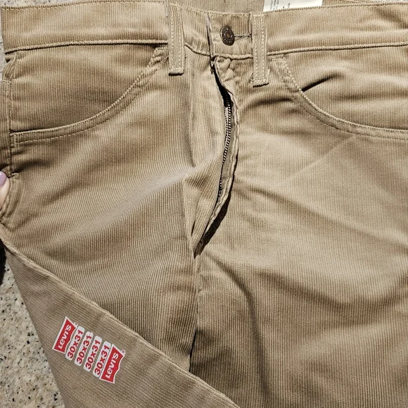 Vintage LEVIS 519 Corduroy Tan Straight Leg Pants 30X31 NWT